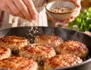 2 щепотки на 1 кг мяса – котлеты получаются сочнейшими: ем и на пятый день, а все равно вкусно