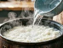 Горячей или холодной? Какой водой заливать рис: запомнила раз и навсегда