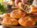 Лью кефир прямо в фарш — и беляши пухнут как подушки: внутри сочные, мягкие даже на следующий день