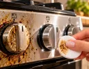5 капель на ватку – и заплывшие жиром ручки плиты снова сверкают: хоть на выставку отправляй – как с витрины