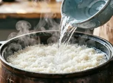 Горячей или холодной? Какой водой заливать рис: запомнила раз и навсегда