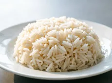 Кладу после закипания - и рис получается рассыпчатым: никакой слипшейся каши - научили в Узбекистане