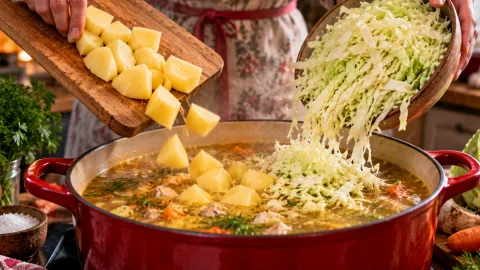 Что идет первым в суп – картофель или капуста: запомните простое правило вкусных щей