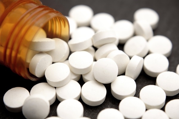 Употребление стероидных лекарств должно контролироваться врачом из-за возможных побочных эффектов