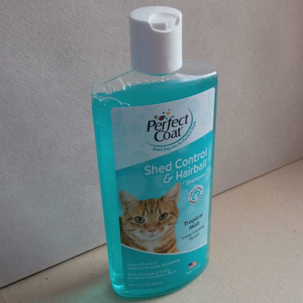 Котов следует мыть исключительно специализированными шампунями