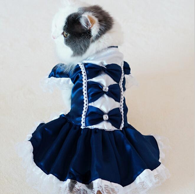 Платье с кружевом для кошек